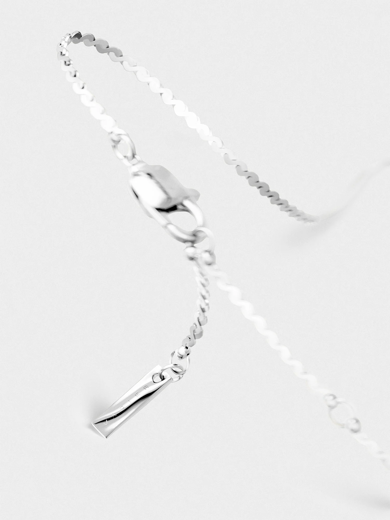 FLUID CHAIN BRACELET - Image 6