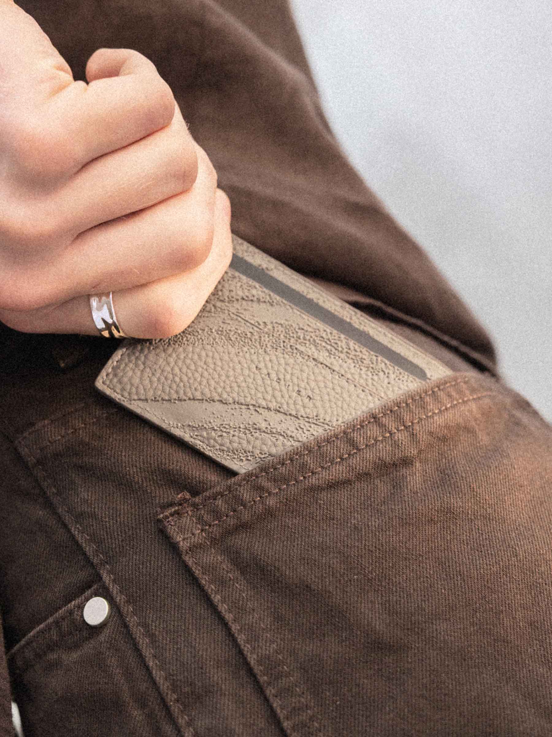 RIPPLE CARD HOLDER TAN - Image 3