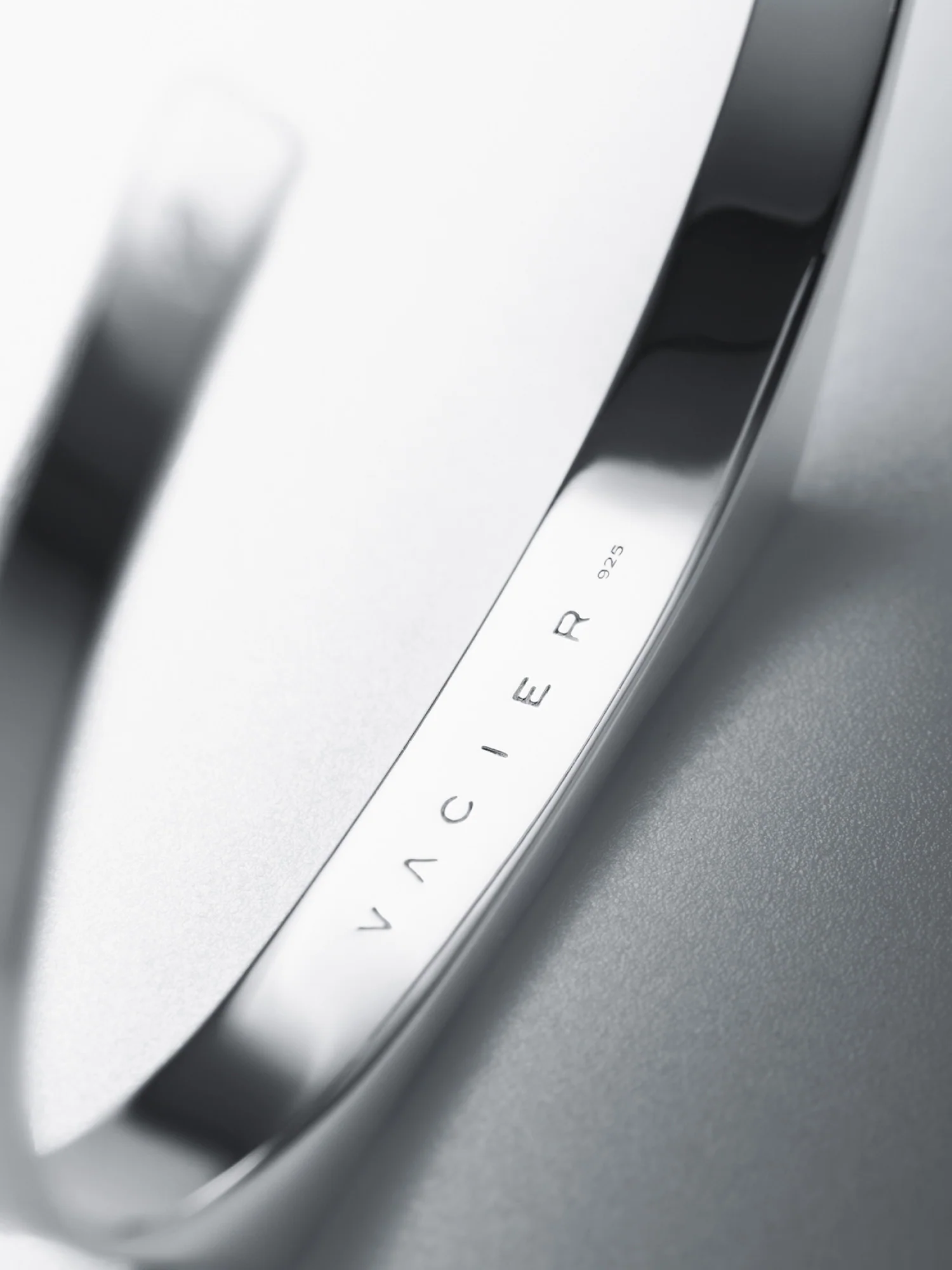 RIPPLE SIGNET CUFF IN SILVER - Image 3